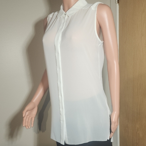 Cream Sleeveless Blouse with Mandarin Collar - Picture 3 of 10